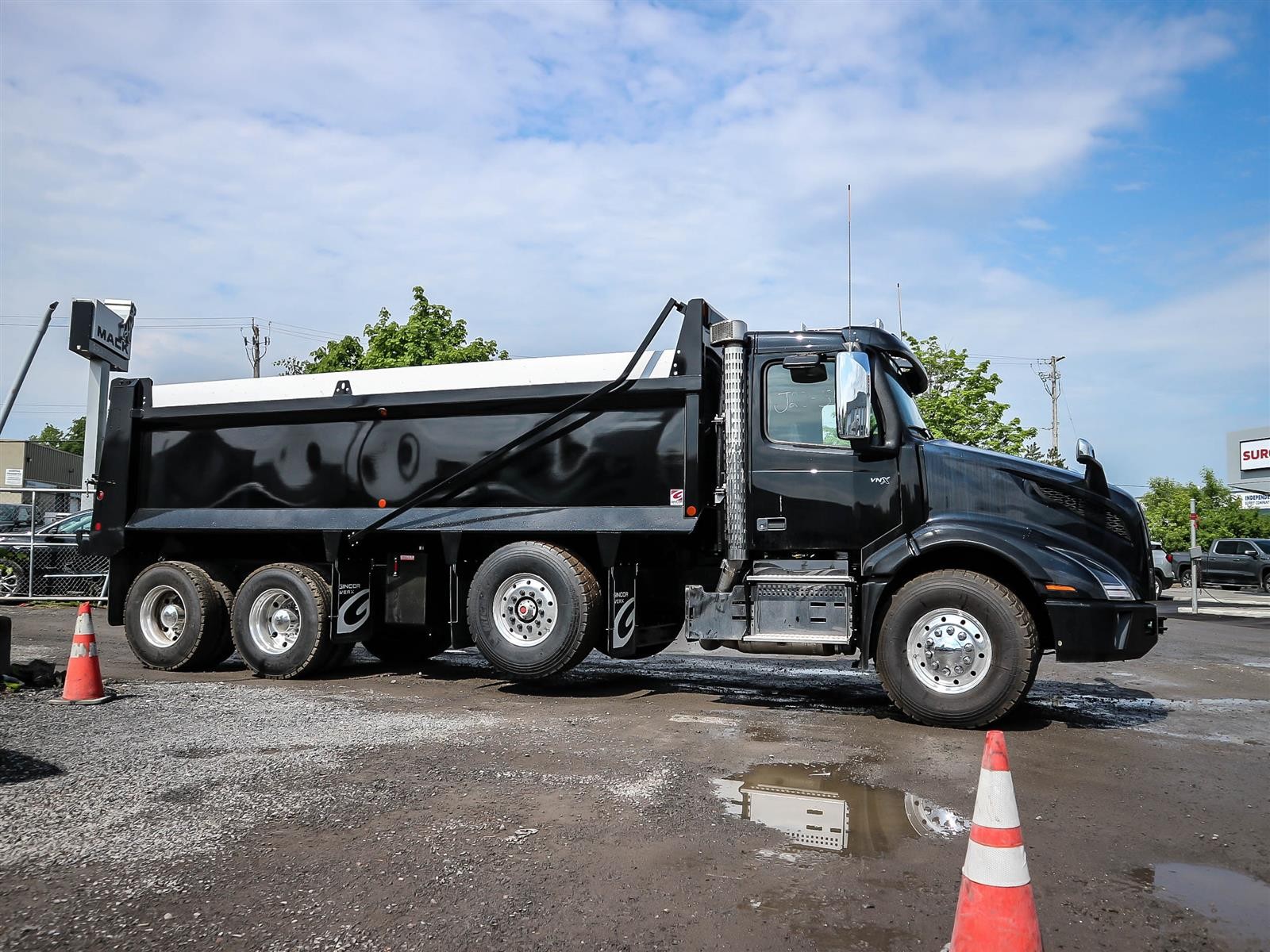 2021 volvo vnl 300